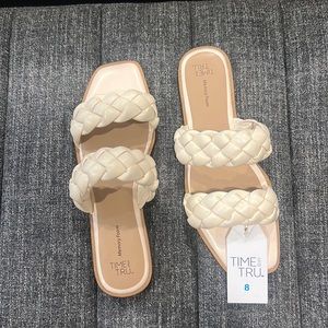 Braid sandals